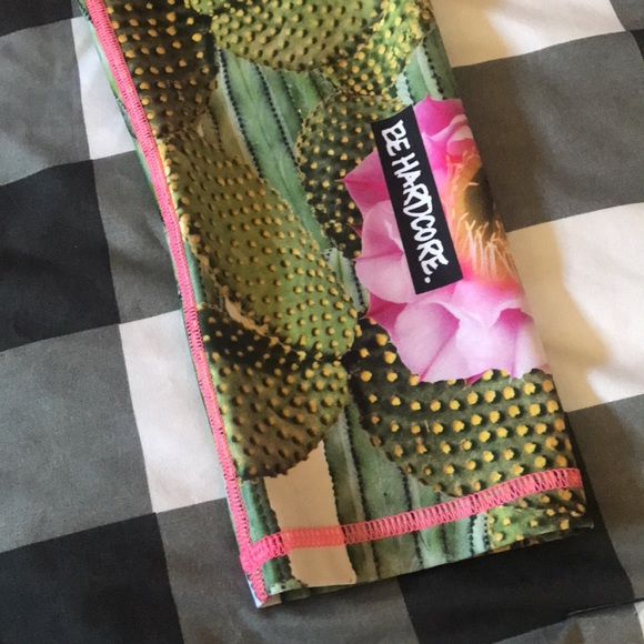 🌵HARD CORE SPORT Desert Cactus 🌵 Floral Print Cross Fit Workout Leggings Sz S - Picture 4 of 14